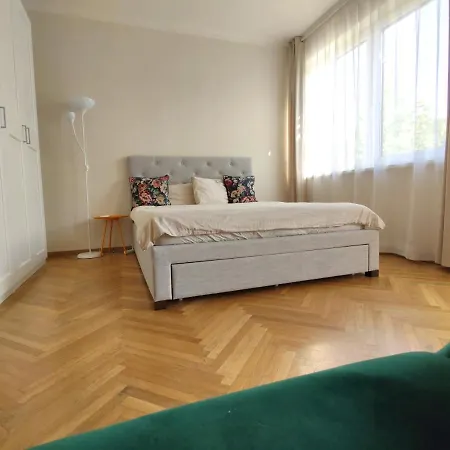 Big Stay - 4 Bedroom, 2 Bathroom Central Apartment With Ac Bratislava Exterior photo