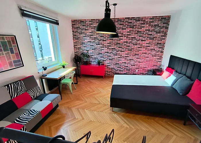 Big Stay - 4 Bedroom, 2 Bathroom Central Apartment With Ac